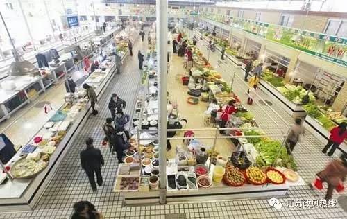 到市集或商場買東西要想不缺斤少兩，就得看商家是不是統一配的電子稱。(圖2)